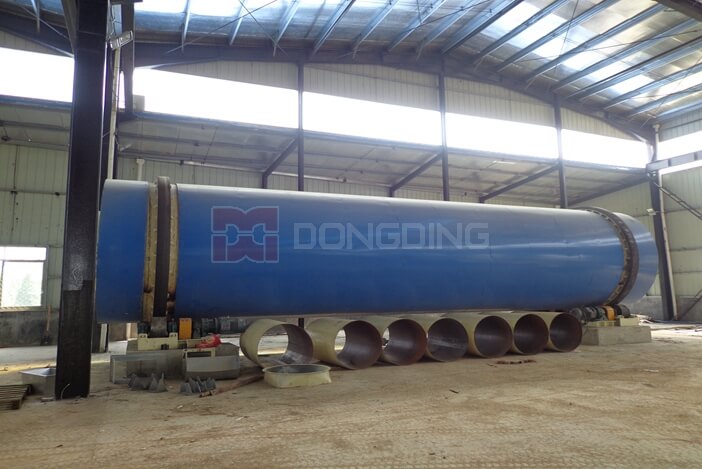 biomass dryer can quickly dry the wet material with a moisture of 65% to a dried product with moisture less than 12%. It can be used for drying wood chips, sawdust, bark, straw, alfalfa hay, sugarcane bagasse, cassava residues, poultry manure, etc.