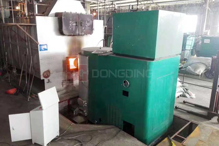 Biomass burner uses biomass particles or biomass pellet as fuel