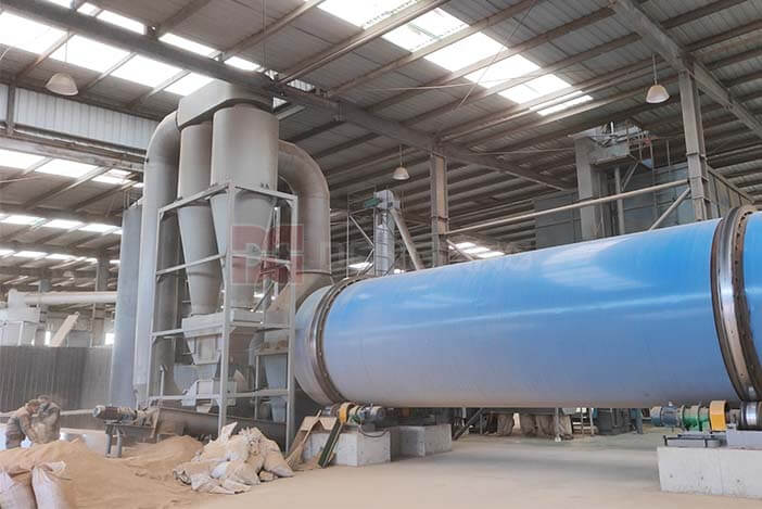 three layers wood chips rotary dryer is desinged for drying wood chips, sawdust and wood shavings, wood powder, etc, to improve its thermal efficiency and protect environment.