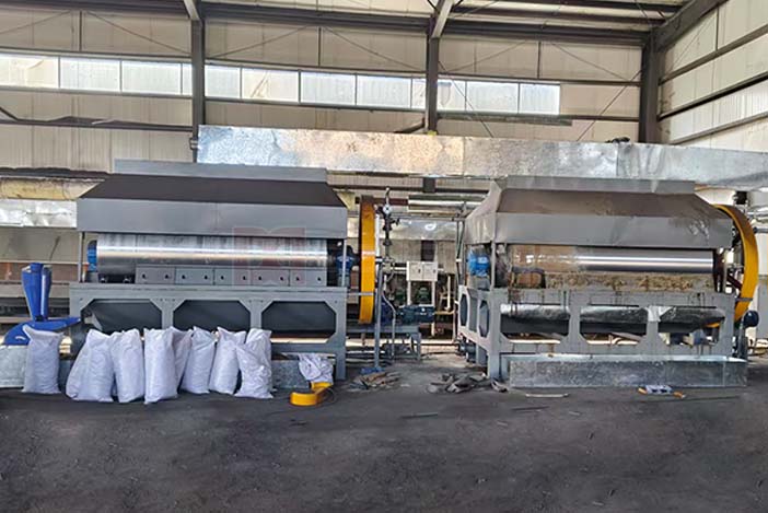 The single drum scraper dryer can be used for drying pastes and viscous materials with high water content (eg. 95%~80%) such as humic acid, potassium humate, potassium fulvic acid, sodium fulvic acid, ammonium salt, etc.