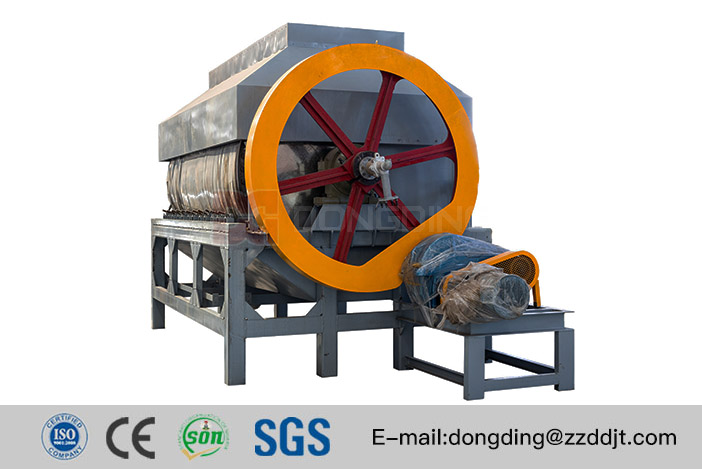 The drum scraper dryer adopts an indirect heating mode. By heating the rotating drum, the moisture of viscous materials adhering to the drum is evaporated.